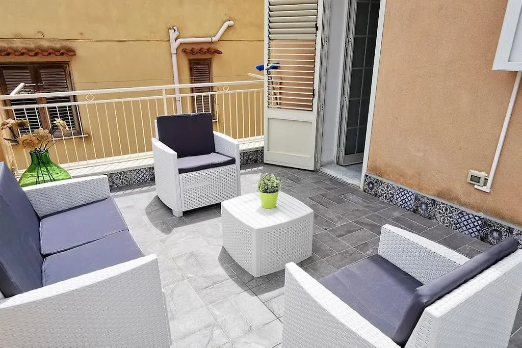 Casa Valentina A 100 M Dal Mare location